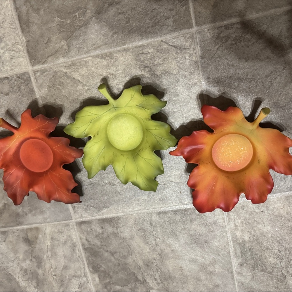 PartyLite Green and Cream Leaf Decor